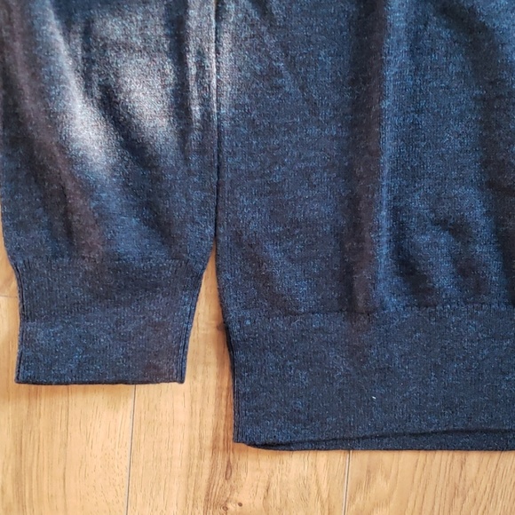 Banana Republic Sweater Hoodie - Picture 5 of 6